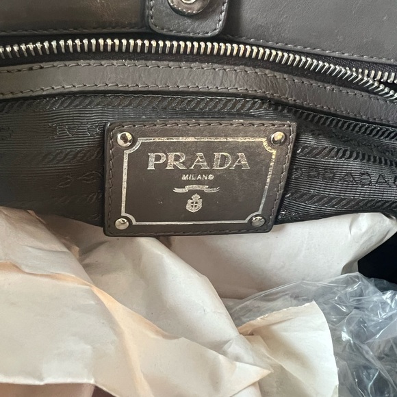 Prada Bag- Grey Handle/crossbody bag - Picture 4 of 4
